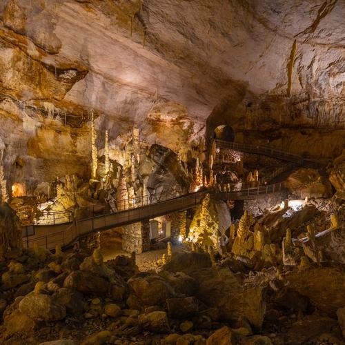 Grotten van Frasassi van binnen