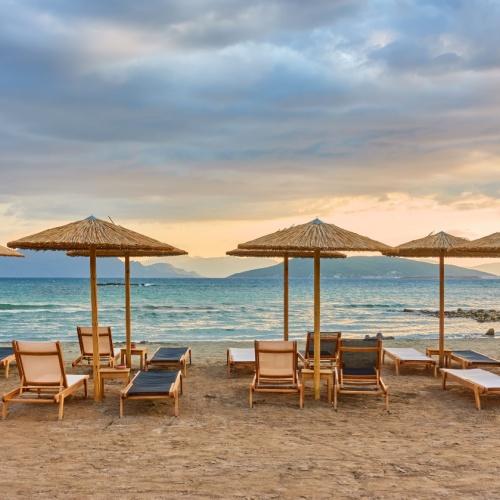 Strand met zonsondergang, Aegina