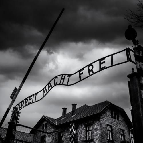 Auschwitz-Birkenau, arbeit macht frei
