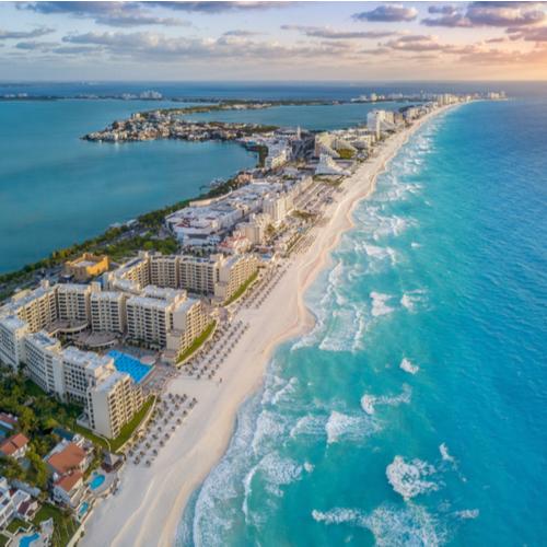 Cancún van boven