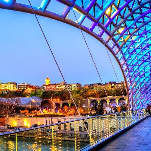 Tbilisi, Uitzicht vanaf de glazen brug