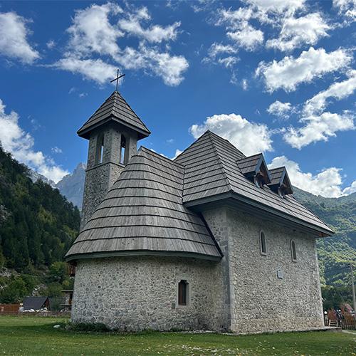Kerk in het dorp Theth