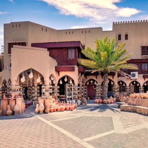 Nizwa, souk met aardewerk winkels