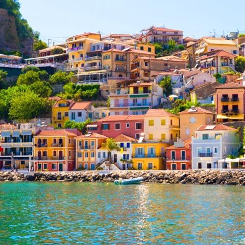 Preveza, gekleurde huizen