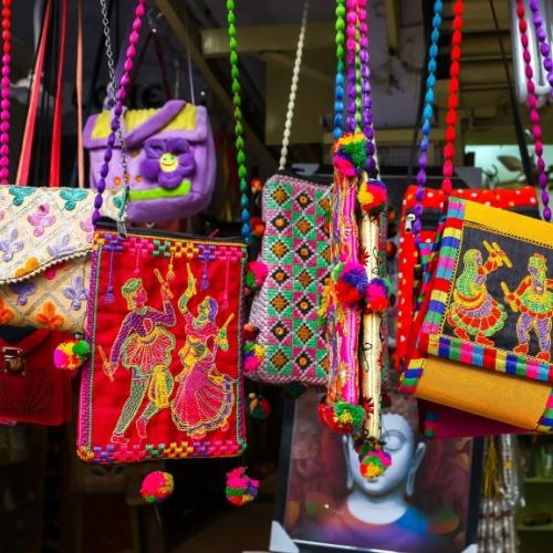Handgemaakte tasjes, India