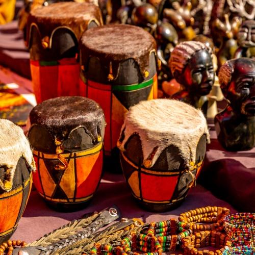 Traditionele drums in Oeganda