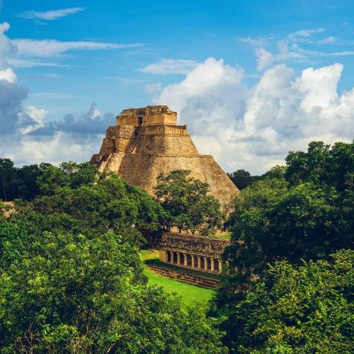 Piramide van de Tovenaar, Uxmal