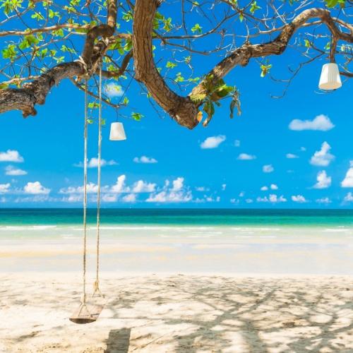 Strand met schommel Koh Chang