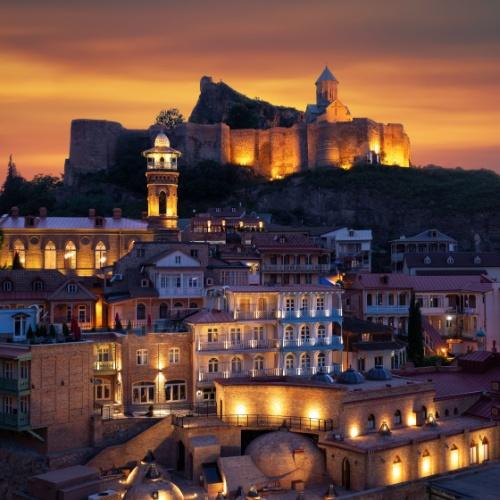 Tbilisi, verlicht Narikala fort