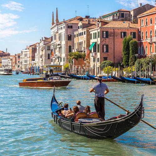 Gondel op Canal Grande Venetië