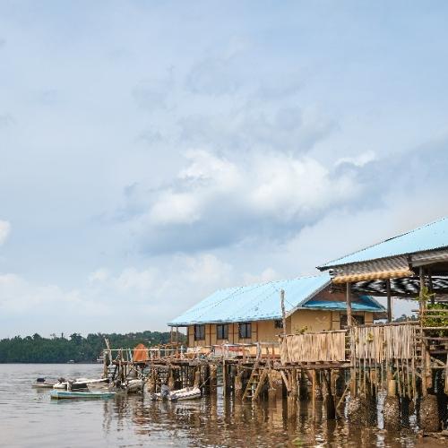 Hutten op het water bij Puerto Princesa