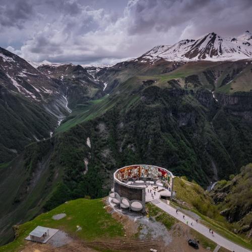 Gudauri, Vriendschapsmonument