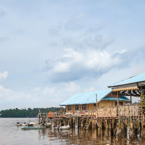 Hutten op het water bij Puerto Princesa