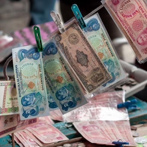 Oud Filipijns geld dat verkocht wordt als souvenir