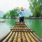 Traditioneel bamboevlot in Yangshuo