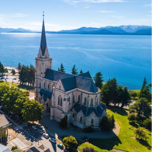 Kerk in de stad Bariloche, Argentinië