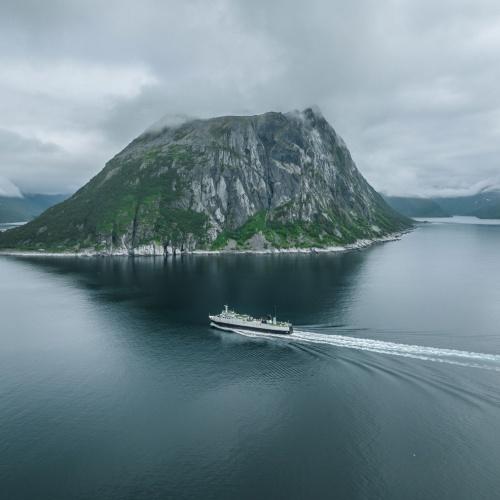Ferry van Gryllefjord naar Andenes